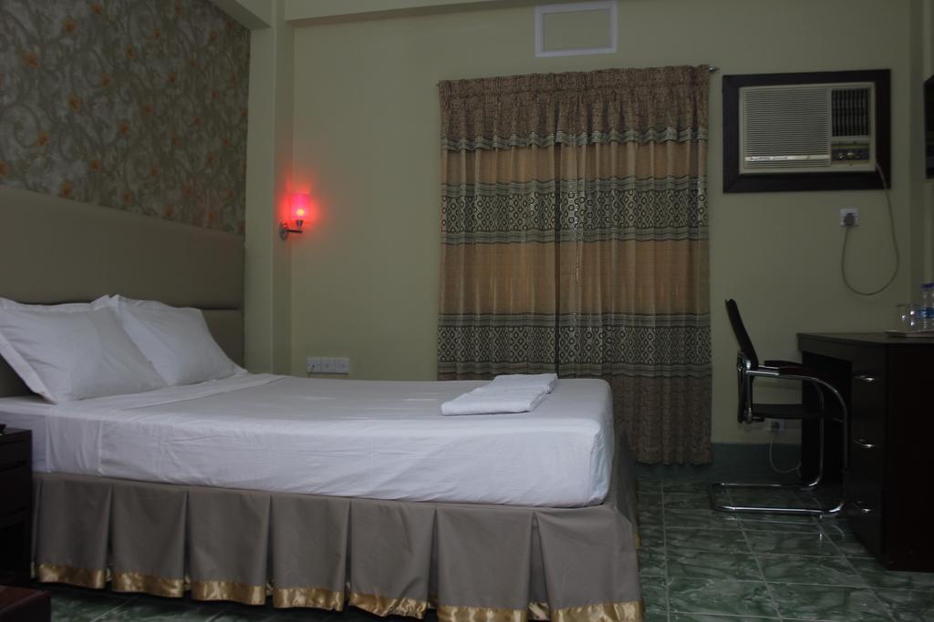 Golden Inn Chattagram Ltd Chittagong Bagian luar foto